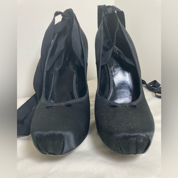 Donna Karan Collection Ballet Slipper-Inspired Black Satin Laceup Heels Shoes 8 - Picture 5 of 11